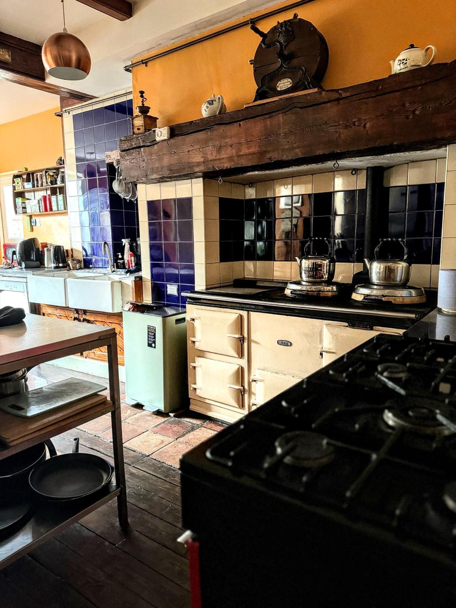 Clone Country House Aughrim Eksteriør bilde The kitchen at The Old Post Office