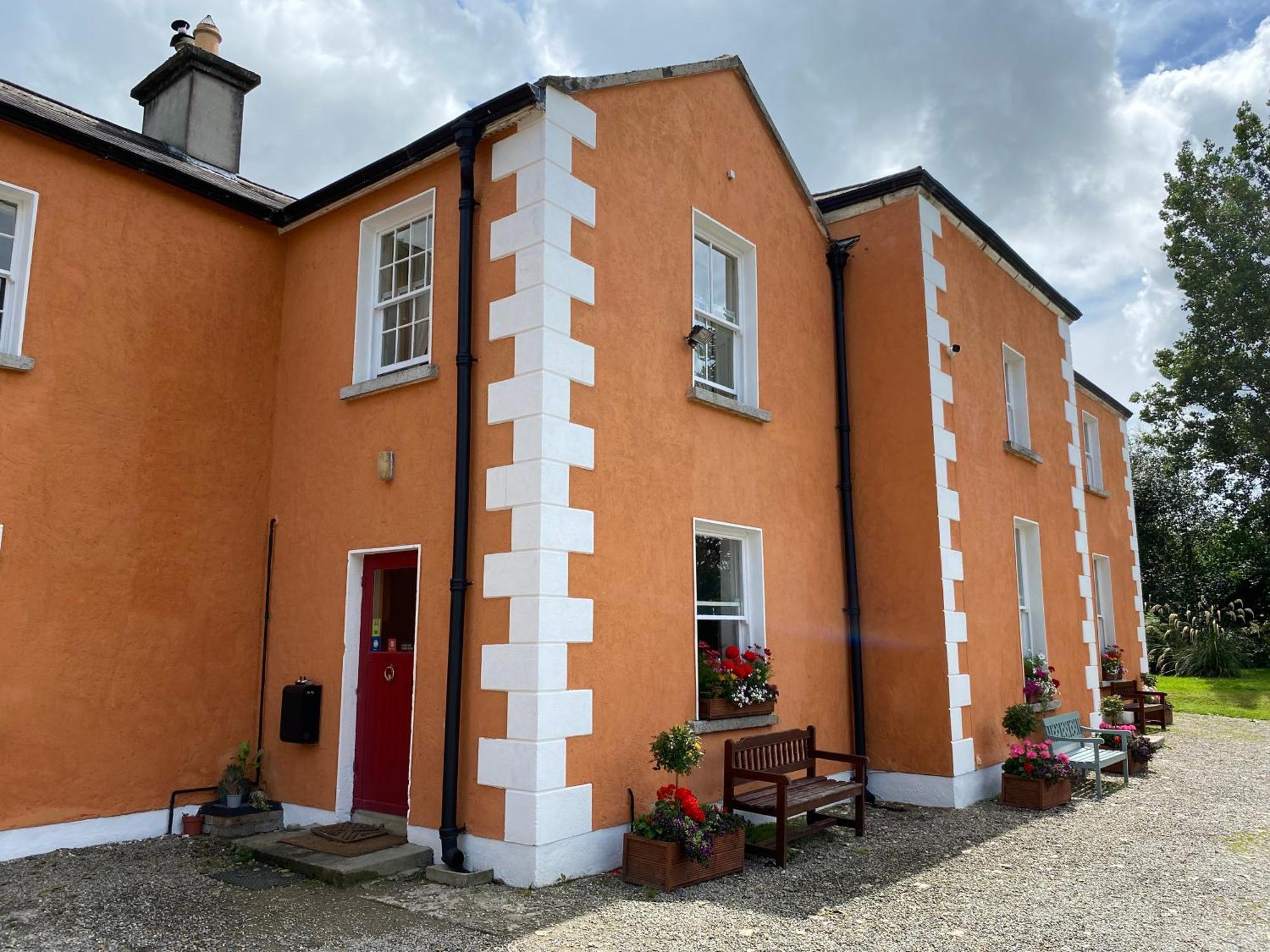 Clone Country House Aughrim Eksteriør bilde The former railway station at Killimor
